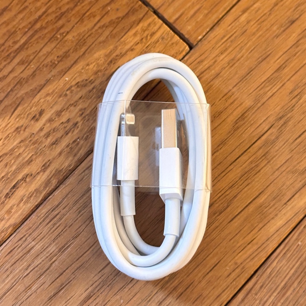 Apple White USB Lightning Cable